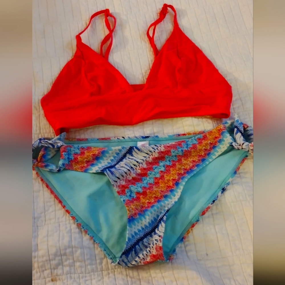 cute multi colored bottoms solid triangle top bikini 👙